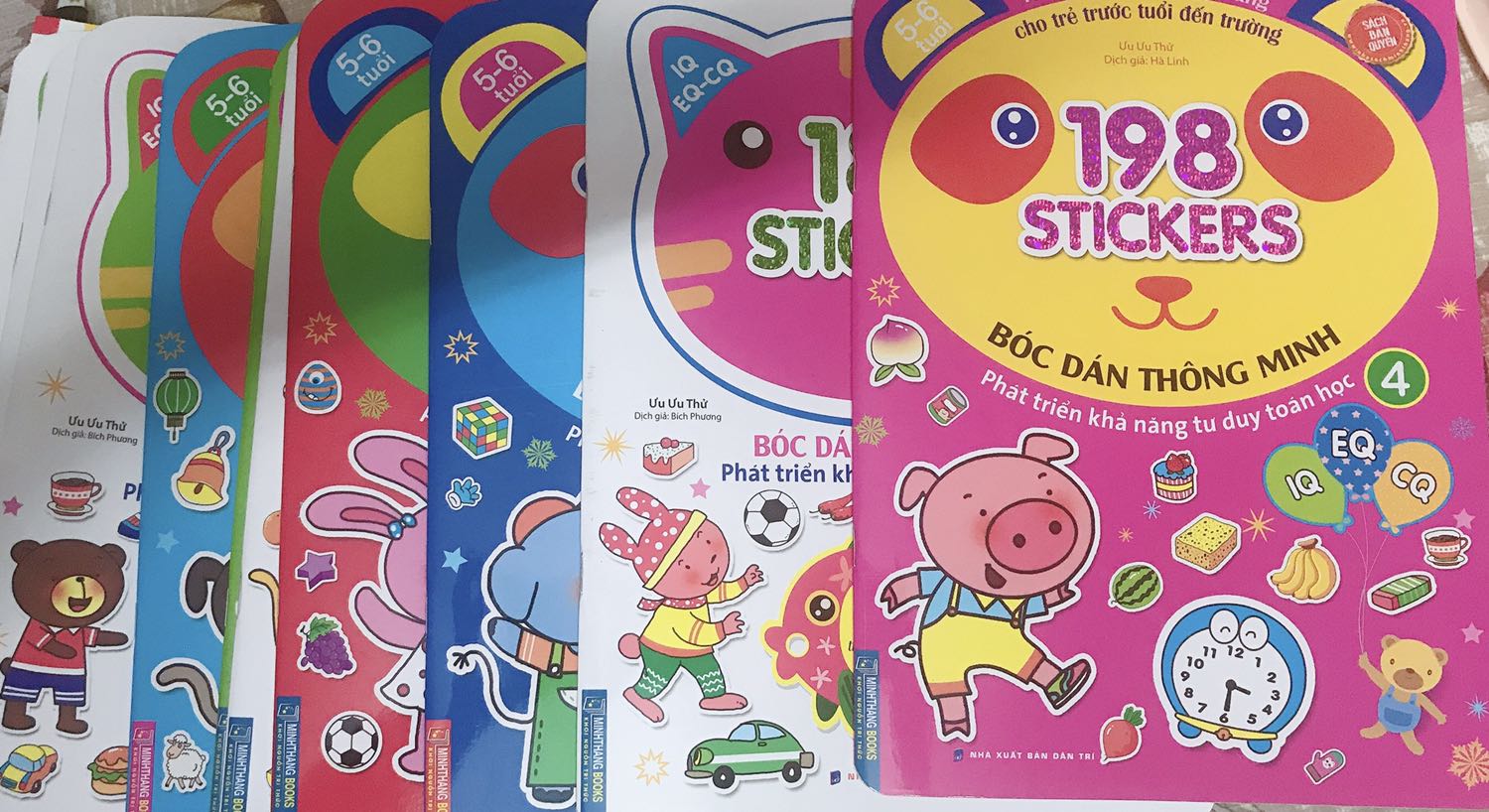 Sách đẹp dễ hiểu. Màu sắc tươi sáng. Chủ đề phong phú đa dạng