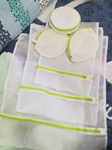 Túi tốt, dấu khóa khi giặt tinh tế tránh xước máy.