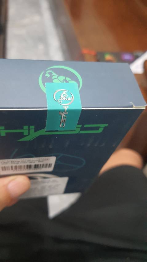 Dùng cũng ok gần bằng chuột logi. Có 1 điểm trừ là vẫn dùng cổng sạc micro cũ kể có type C thì tốt và ko có báo pin đầy khi sạc