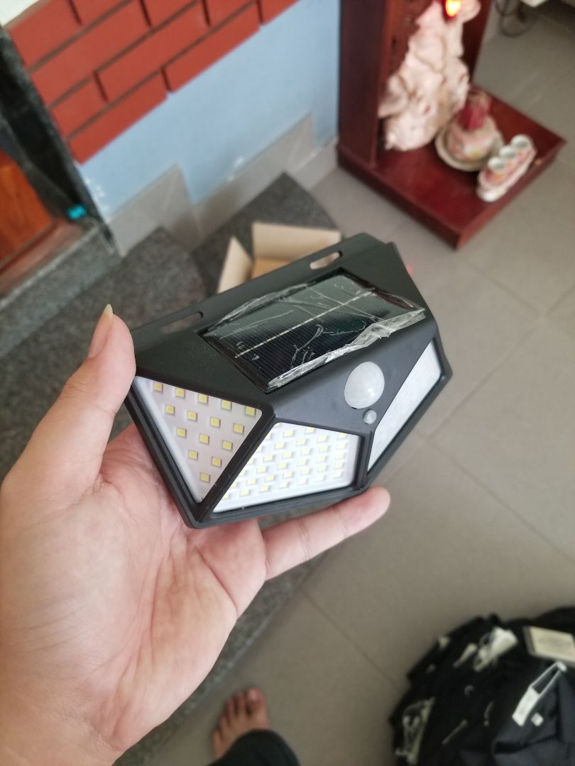 mới mua hồi ngày 24/01/2021, mua thử 2 cái. nói chung thì đèn cũng sáng nhưng vẫn chưa sáng lắm, còn về sensor của đèn thì hơi cùi thật, quơ tay tầm 3 giây sau đèn mới sáng. ae mua về lắp cho vui thì đc, chứ xài để chống trộm hay gì đó thì ko nên. mới mua hồi ngày 24/01/2021, mua thử 2 cái. nói chung thì đèn cũng sáng nhưng vẫn chưa sáng lắm, còn về sensor của đèn thì hơi cùi thật, quơ tay tầm 3 giây sau đèn mới sáng. ae mua về lắp cho vui thì đc, chứ xài để chống trộm hay gì đó thì ko nên.
