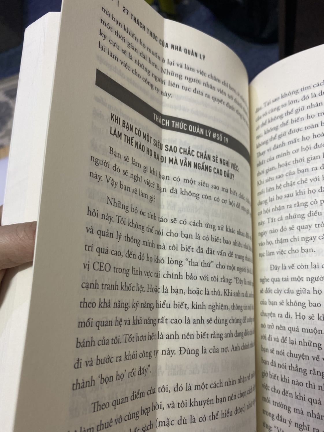 Xách đã xài rồi nè nên có nếp gấp và dơ í