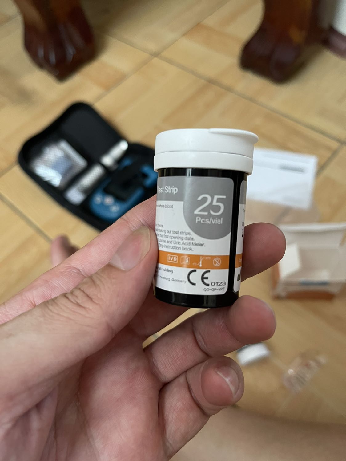 Sản phẩm mô tả là kèm 50 que thử đường huyết 50 que thử uric. Nhưng sao chỉ gửi có 25 que thử mỗi loại? Sản phẩm mô tả là kèm 50 que thử đường huyết 50 que thử uric. Nhưng sao chỉ gửi có 25 que thử mỗi loại?