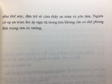 Là một cuốn sách hữu ích, ko quá dày cũng ko quá mỏng, dung lượng vừa phải. Mua cuối năm nên ko có seal nhưng sách ko sao (vết nhăn trên bìa là tui làm, ko phải do Tiki =))