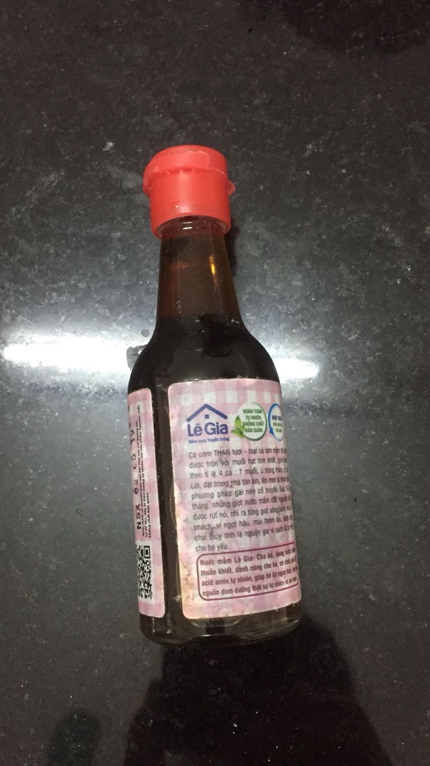 Mua 2 chai. 1 ok, 1 date cũ, ố bẩn Mua 2 chai. 1 ok, 1 date cũ, ố bẩn