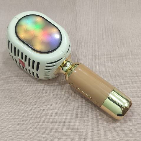 Ngoại hình đẹp, hoàn thiện 
Củ loa bên trong micro nghe hay, ấm, 
Mic hút âm tốt, hát nhẹ
Shop tư vấn tốt, nhiệt tình
Giao hàng của tiki rất vui vẻ
Giá sản phẩm ở mức trung bình, hàng chính hãng có bảo hành đầy đủ