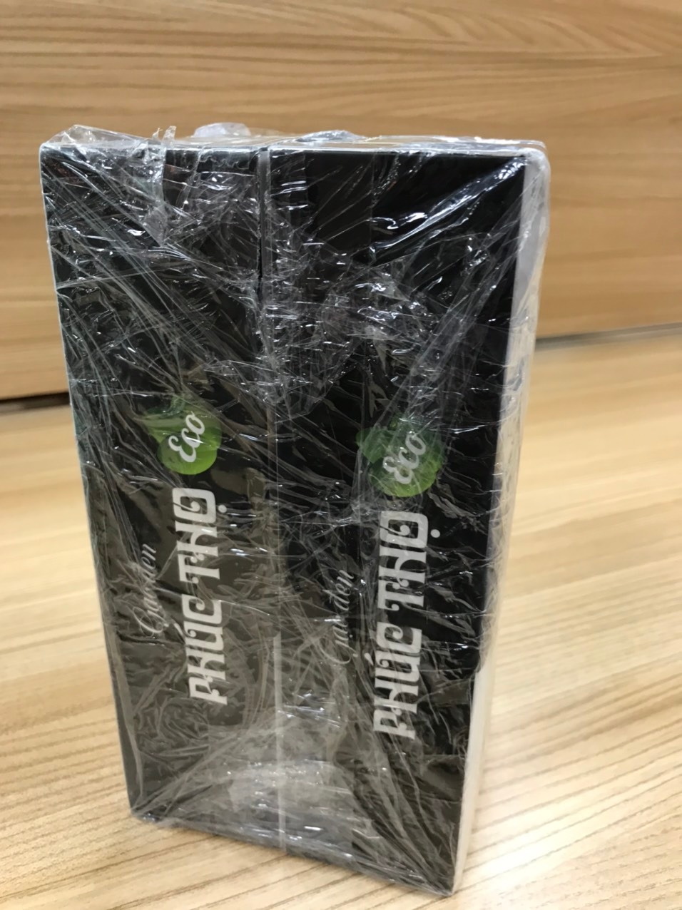 Mình rất thích gạo lứt đen của Vinaseed, mềm thơm. 
Vì gạo lứt đen có độ dẻo cao nên mình thường nấu chung với gạo lứt trắng nữa, để cân bằng độ dẻo của gạo. 
Bao bì đóng gói hàng cẩn thận. Mình rất thích gạo lứt đen của Vinaseed, mềm thơm. 
Vì gạo lứt đen có độ dẻo cao nên mình thường nấu chung với gạo lứt trắng nữa, để cân bằng độ dẻo của gạo. 
Bao bì đóng gói hàng cẩn thận.