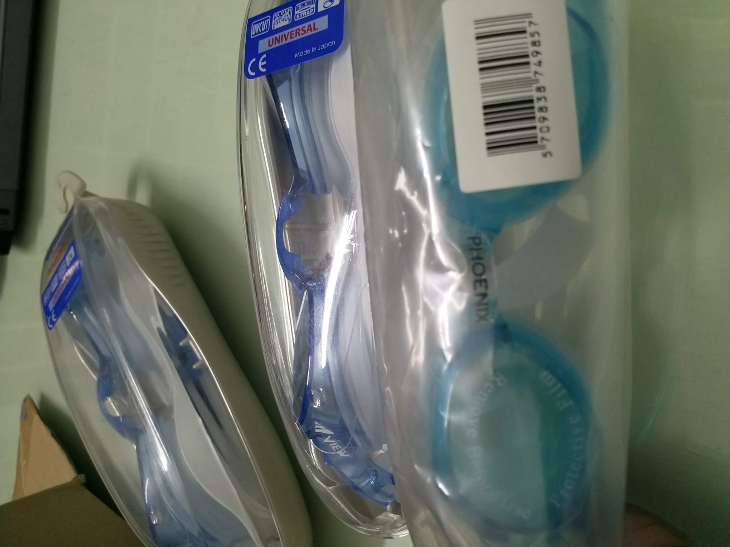 Đặt mua 3 kính bơi, thì được tách thành 2 đơn . 1 đơn nhận đúng mã  View Aqurio V550A.

1 đơn còn lại là kính phoenix . Đề nghị trả lại hàng