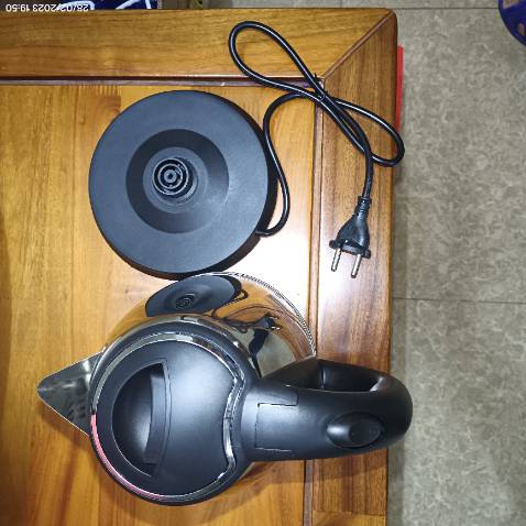 Sản phẩm ổn trong tầm giá 120k. Sản phẩm hơi bị béo do lười tập gym. Kể mà nhỏ hơn và cao lên một chút thì đẹp hơn. Mua để đun bồ kết. Lưu ý nếu đun bồ kết thì cho ít nước thôi, không là nó bị trào ra. Đun sôi ở mức gần đầy không nhanh như mong đợi nhưng ok. Được Tiki freeship vì có gói Tikinow cũ còn hạn. Chất lượng thế nào cần chờ thời gian. Tạm cho 4 sao.