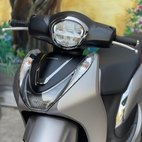 Nhân viên tư vấn nhiệt tình,  de thuong, xe đẹp, giá tốt hơn ở Ch hơn 1 triệu, cho shop 10 điểm không nhưng, sẽ giới thiệu người thân đến mua xe.