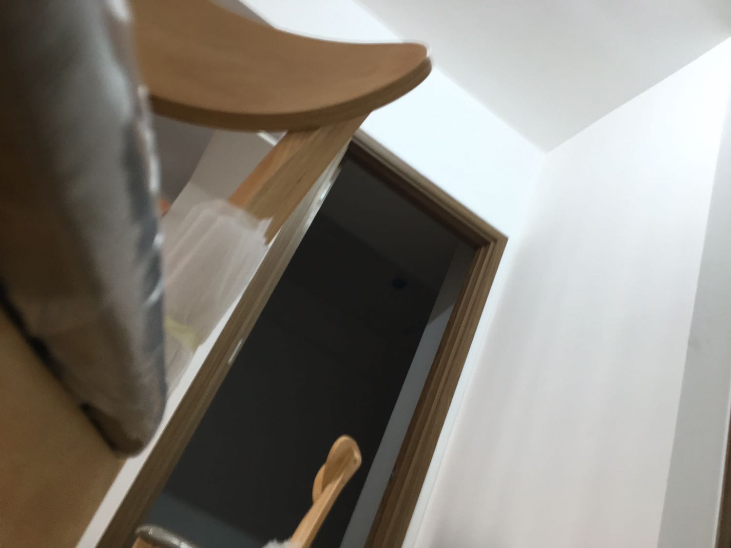 Mình nhận bàn ghế bị rách và rơi vít ra đã gd báo Tiki rồi mà gần tuần nay k thấy phản hổi