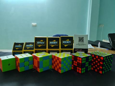 Sản phẩm đúng như mô tả, rubik quay mượt.