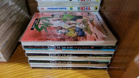 Kích thước vừa phải, độ dày truyện hợp lý. Nét vẽ sinh động, nội dung thú vị, câu truyện trong sáng, thích trang lót in màu ở mỗi tập :)