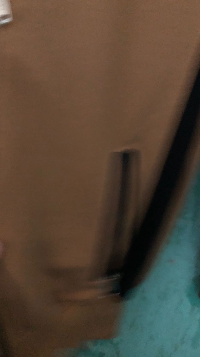 Sản phẩm ko giống hình, 6 túi mà chỉ có 2 tui 2 bên,vải mỏng,ko hài lòng , logo ko giống như hình