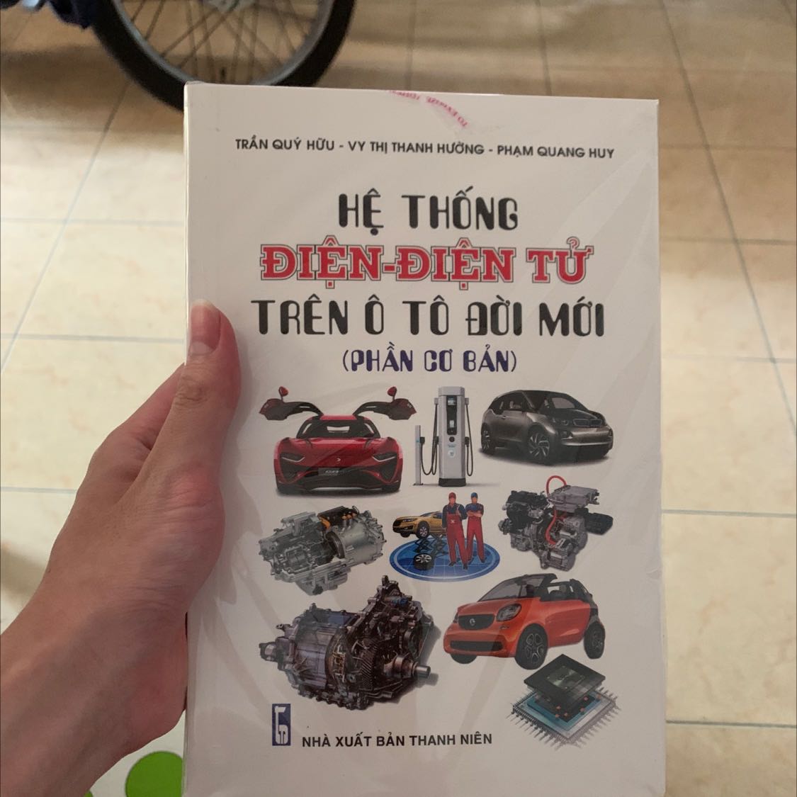 Giao nhanh đặt giao hàng tiêu chuẩn mà chưa 1 ngày đã nhận đc r. Sách đc bọc kính đẹp