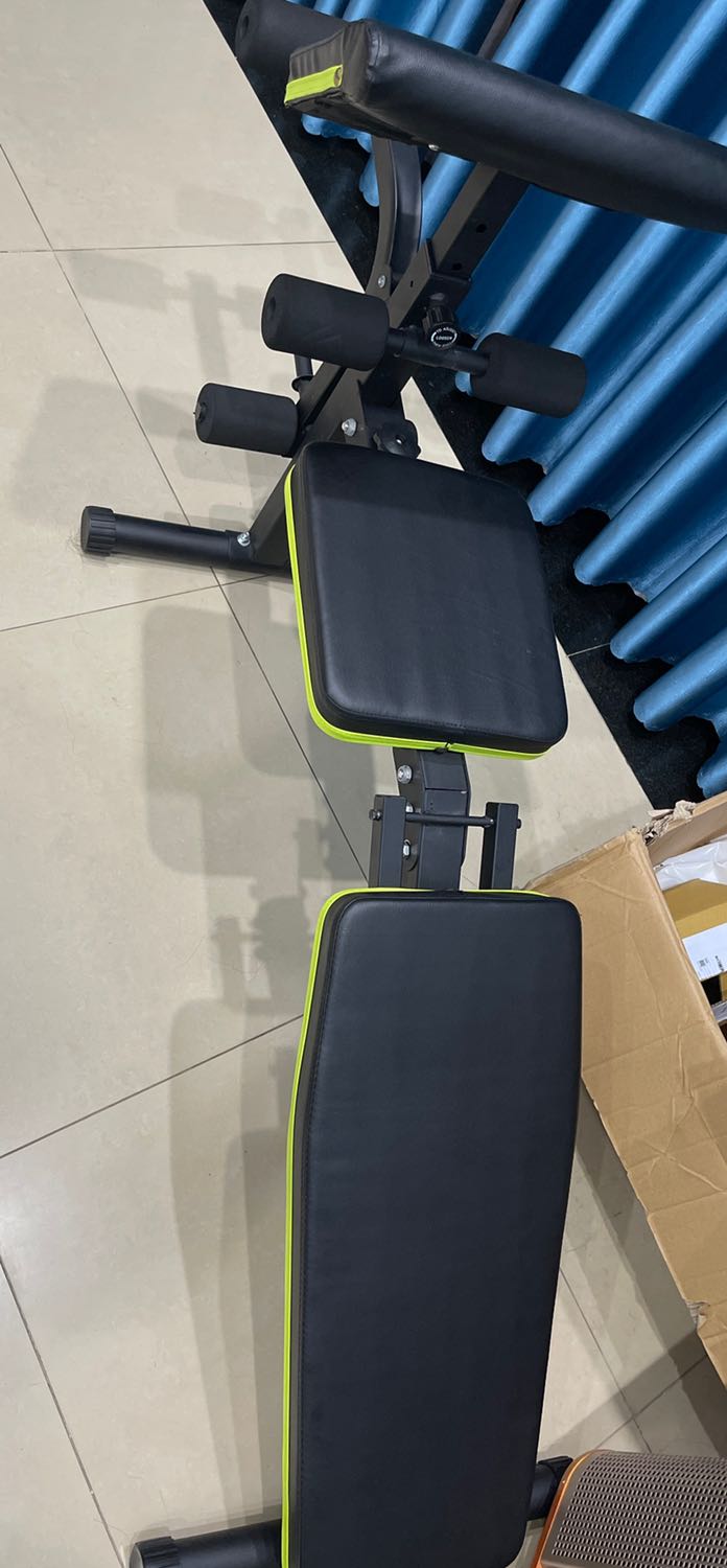 Hài lòng, nệm êm. Khoảng cách giữa nệm ngồi và lưng gần tí nữa là tuyệt