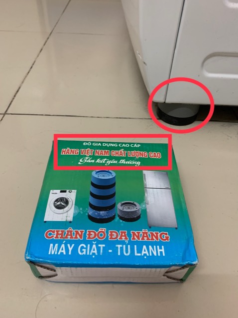 Đã nhận được sản phẩm. Tôi có đánh giá như sau:
- Sản phẩm giống như mô tả bằng hình ảnh của nhà cung cấp.
- Hiệu quả giảm rung lắc của máy giặt đạt khoảng 30-40% (đối với máy giặt lồng ngang).
Tôi chỉ có thắc mắc nho nhỏ, mô tả của nhà bán là sản phẩm có xuất xứ từ TQ nhưng trên bao bì thì ghi HÀNG VIỆT NAM CHẤT LƯỢNG CAO mặc dù chẳng có thông tin gì của nhà sản xuất!? (Xem hình ảnh).
Nói chung, sản phẩm cũng đáp ứng được yêu cầu. Cảm ơn Tiki đã giao hàng sớm hơn dự kiến.