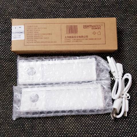 Đèn rất xinh xắn, vật liệu tốt, thiết kế 3 công tắc tiện lợi. Cảm ứng khá nhạy, ánh sáng màu vàng dễ chịu, pin lâu hết, ít phải sạc. Nhà bán gửi hàng siêu tốc và còn freeship nữa. Đã mua đến cái thứ 4 rồi. 😍