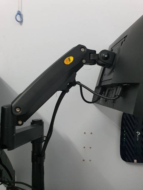 Rất chắc chắn, lắp đặt dễ dàng và nhanh chóng.