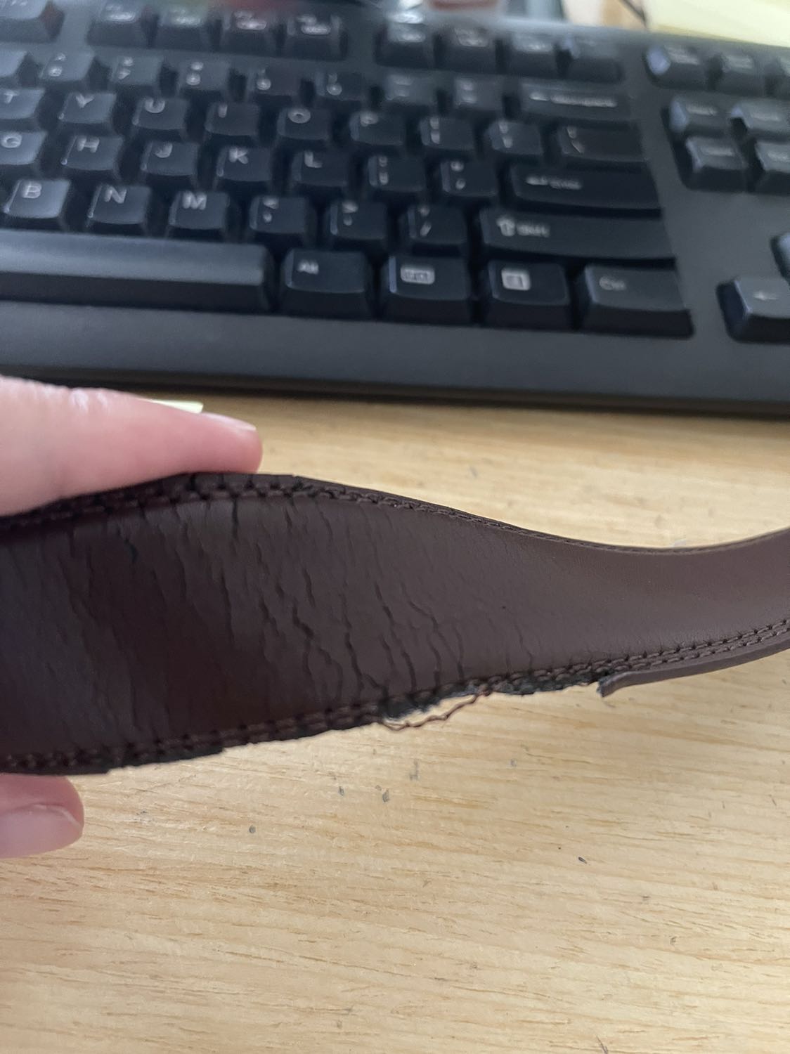 Da dỏm quá, về là bị rạn nứt liền