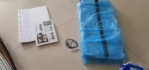 Chất lượng tủ phù hợp tầm giá, nhựa khớp nối cần từ tốn một chút, mình dùng lực nhiều quá nên bị gãy vài cái. 😆
Đúng như mô tả trên uảng cáo.