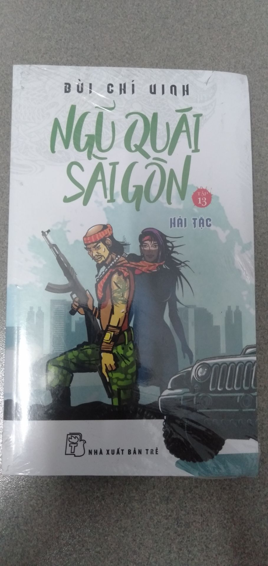 Nội dung sách thì không có gì để bàn vì nó quá hay. Mình đã xem bộ phim Ngũ quái sài gòn từ nhỏ, phim rất hay nên hôm nay mình quyết định mua sách. Chất lượng sách thì bao bọc đẹp giá tốt.