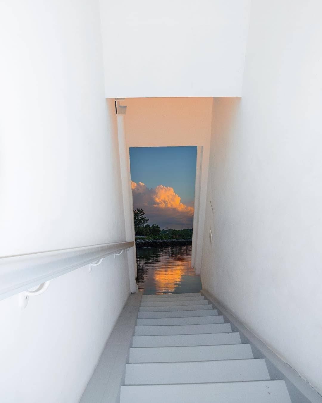 Minh bi thich cuon nay nen luc day hung len dat ngay, giao hang nhanh lam, nua dem dat hsau da giao toi roi. Sach moi, boc can than