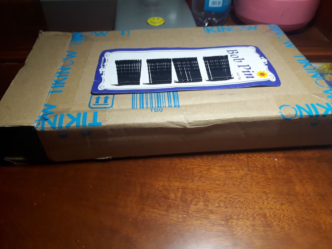 Kẹp màu đen đẹp , đúng ý , có cái độ dài thì ok nhưng độ dày thì hơi mỏng . nếu mỏng như này thì sẽ dễ gãy . với lại gói hộp nhỏ thôi. hộp to quá so với hàng ( cái này góp ý thêm ) . giao hàng nhanh