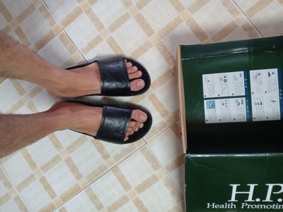 dép rất đẹp nhưng hơi nặng 👍👍👍👍