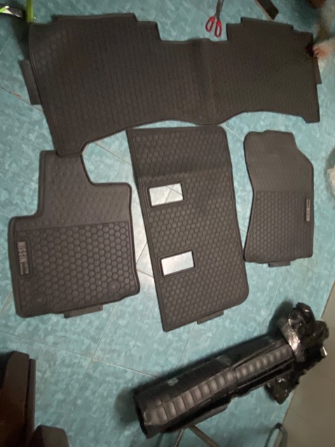 Giao hàng không đúng theo hình, nhờ Shop đổi lại dùm Thanks