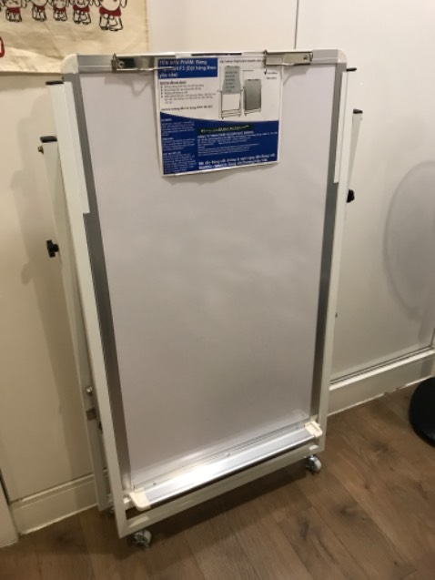 Tiki giao nhanh và bảng đóng gói tốt, đảm bảo chất lượng khi nhận. Bảng rất vừa phòng để các con học tập.