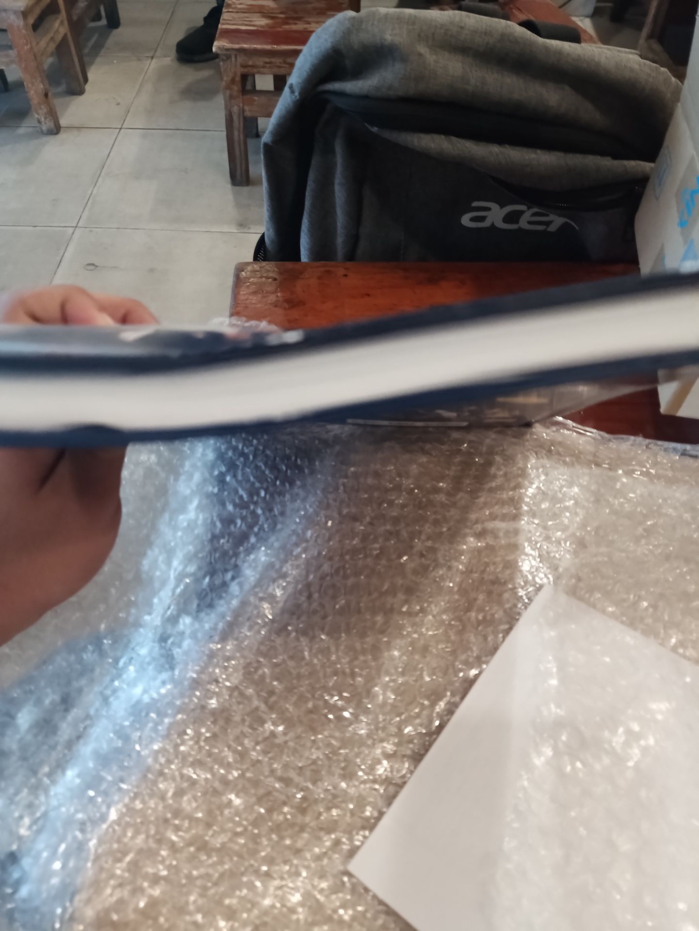 Shop đóng gói rất tốt, sách hay dễ hiểu. Nhưng trong lúc vận chuyển đã có làm míp sách. Tiki thường giao hàng rất tốt, lần đầu gặp lỗi này, hy vọng lần sau Tiki kỹ hơn.