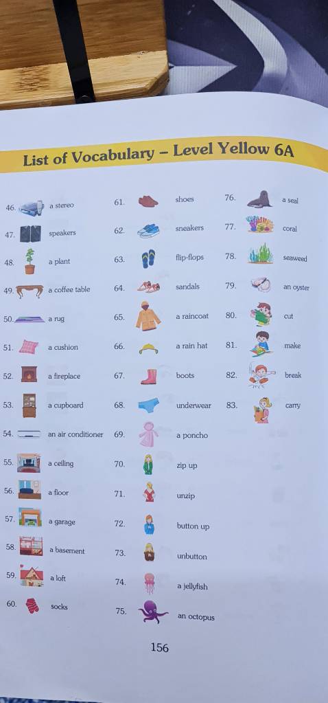 Khẩu trang mềm, mịn, trẻ đeo không đau tai, giá hợp lí