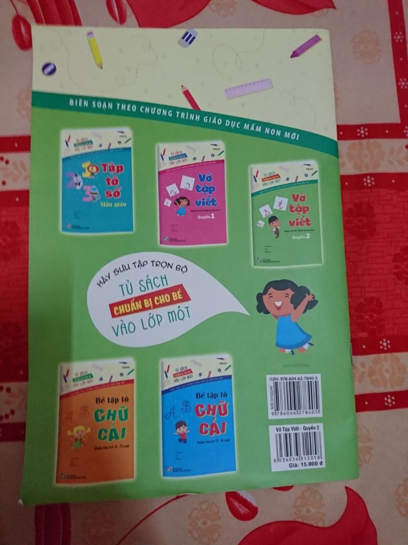 vở tập viết rất tiện cho việc rèn chữ của bé, giao hàng nhanh