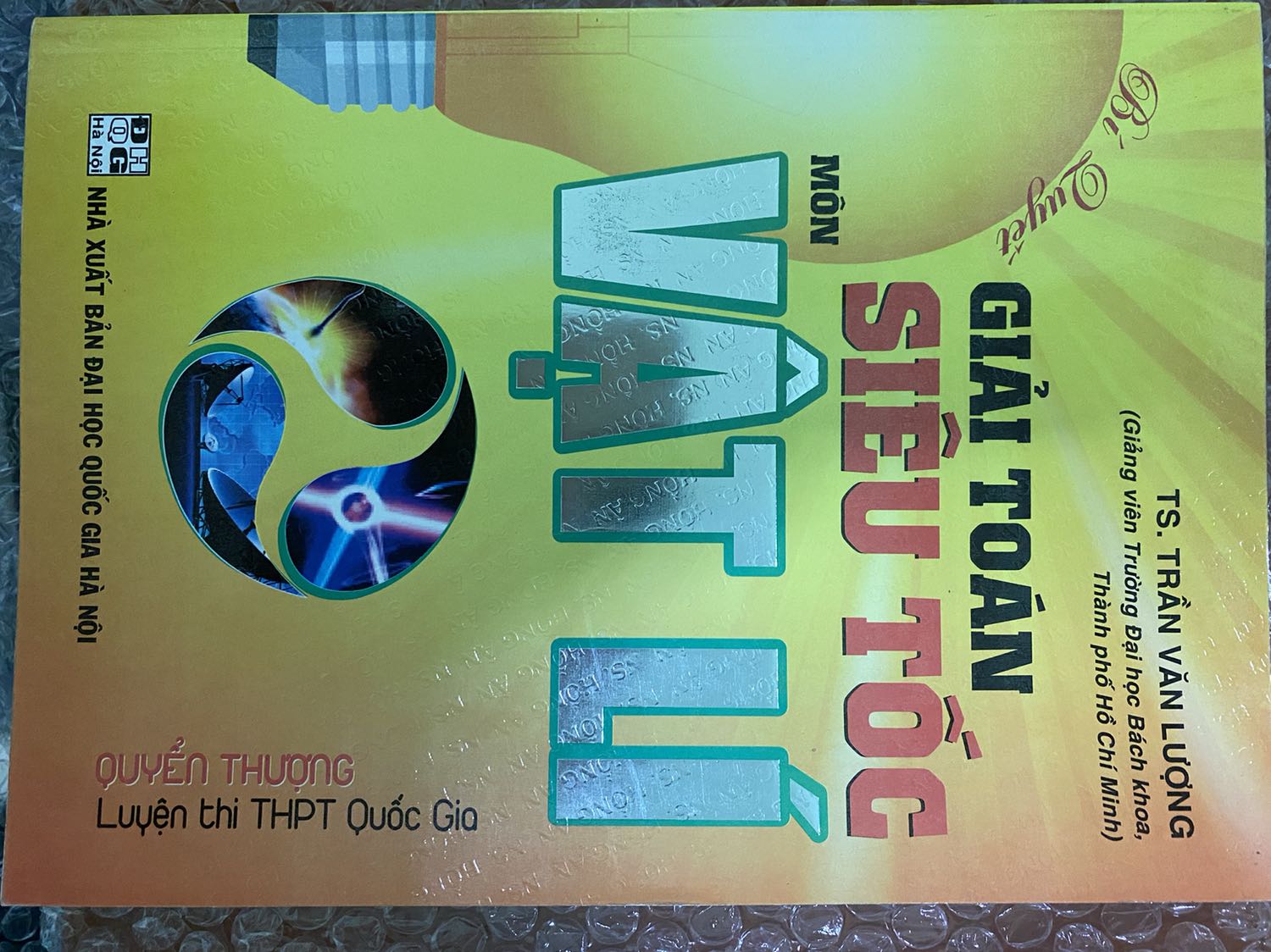 Nhà sách giao nhầm hàng rồi ạ chị có thể trả lại sách được không