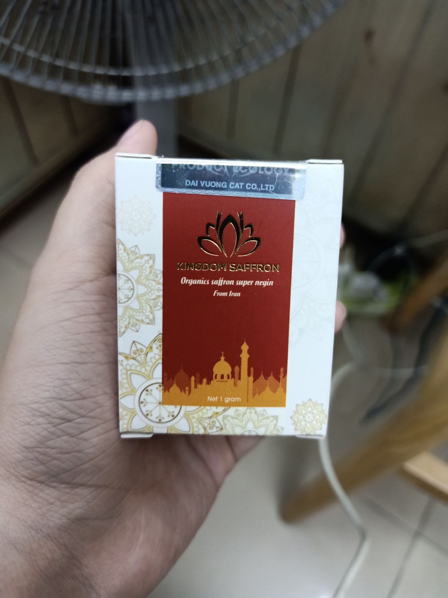 giao nhanh. đóng gói cẩn thận. hàng đúng mô tả. mới dùng nên chưa biết độ hiệu quả. có quà tặng kèm. tem chống hàng giả.