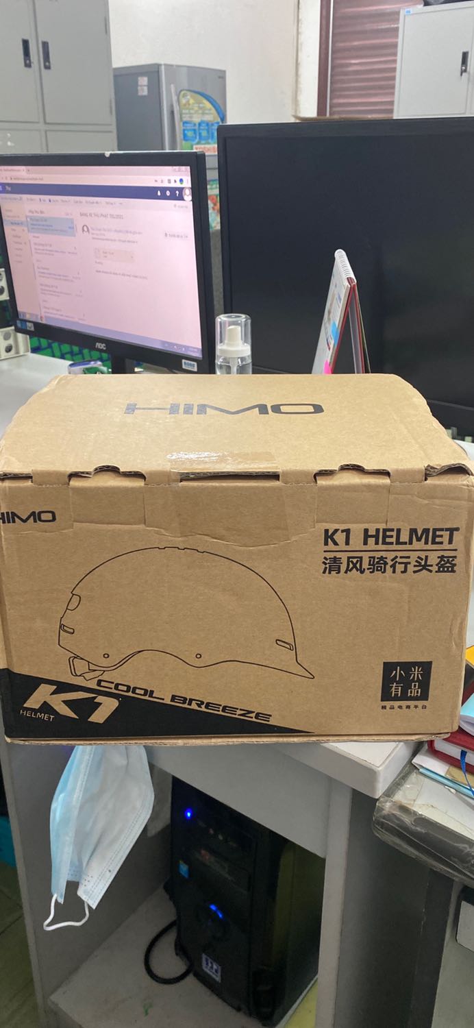 Tiki giao hàng nhanh hơn cam kết, đóng gói kỹ chắc chắn. Nón bảo hiểm nhẹ, đội thoáng đầu, chất liệu nhựa nhám có 2 màu trắng và xám đen đều ok Tiki giao hàng nhanh hơn cam kết, đóng gói kỹ chắc chắn. Nón bảo hiểm nhẹ, đội thoáng đầu, chất liệu nhựa nhám có 2 màu trắng và xám đen đều ok