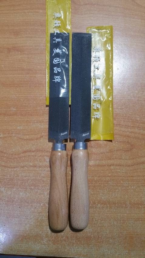 Shop *** đăng hàng dũa kim cương mà giao hàng dũa thép đen, dũa thép đen TQ ko sài được đồ kém chất lượng quăng đi. Yêu cầu trả lại hàng cho shop