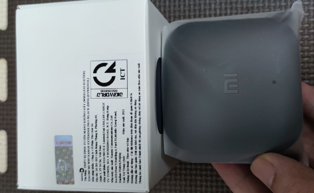 Mua hàng của Official Store cho an tâm mà thấy cũng KO an tâm tẹo nào. Sản phẩm quét QR Code KO tìm ra, KO thấy tem/phiếu bảo hành đâu hết, cũng KO thấy tem hàng nhập khẩu, ko rõ xuất sứ hàng này ở đâu? Nếu hư hỏng thì tìm ai BH? BH trong bao lâu?    Chỉ được mỗi cái giao hàng siêu nhanh luôn, order hôm qua, hnay giao rồi 👍