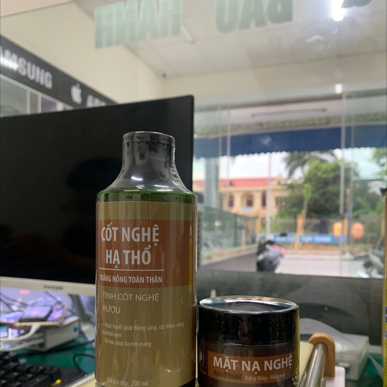 Shop Giao hàng nhanh hơn dự kiến. nhận hàng đủ - shop đóng gói cẩn thận, tối nay e dùng và review tiếp cho mn sau? Shop Giao hàng nhanh hơn dự kiến. nhận hàng đủ - shop đóng gói cẩn thận, tối nay e dùng và review tiếp cho mn sau?