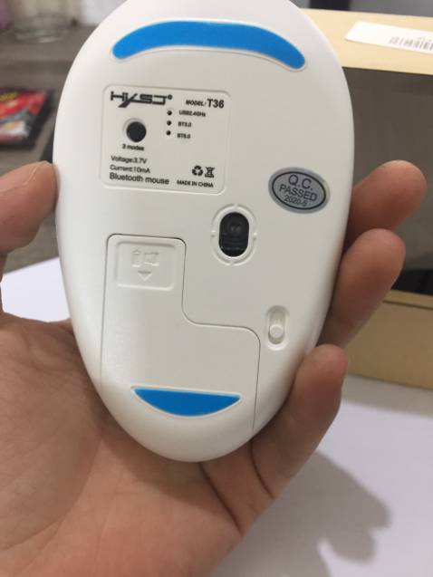 chuột xịn xò lắm ạ, 3 chế độ bluetooth luôn, thiết kế lạ, đẹp, bác nào tay hơi to thì có thể sẽ hơi lọt tay chút, nhưng với m thì quá ok ạ, dùng mượt, kết nối bluetooth  3 chế độ và vẫn có chân usb kết nối bình thường, nói chung rất xứng đáng với số tiền bỏ ra