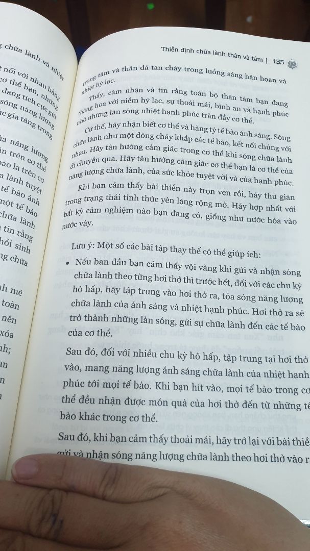 sách bìa mềm,chữ rõ ràng.nội dung cũng tạm được ko hay lắm.