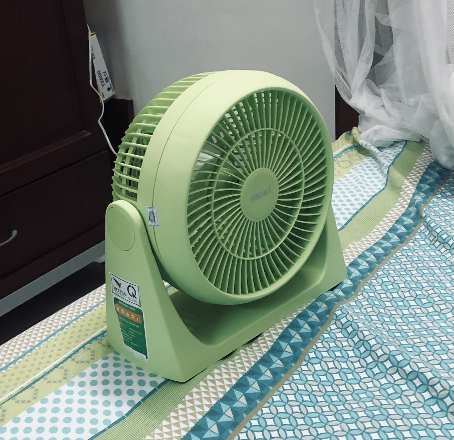 lồng quạt to nên an toàn cho bé, quạt mát tiếng nhỏ, bảo hành lâu, dùng tốt