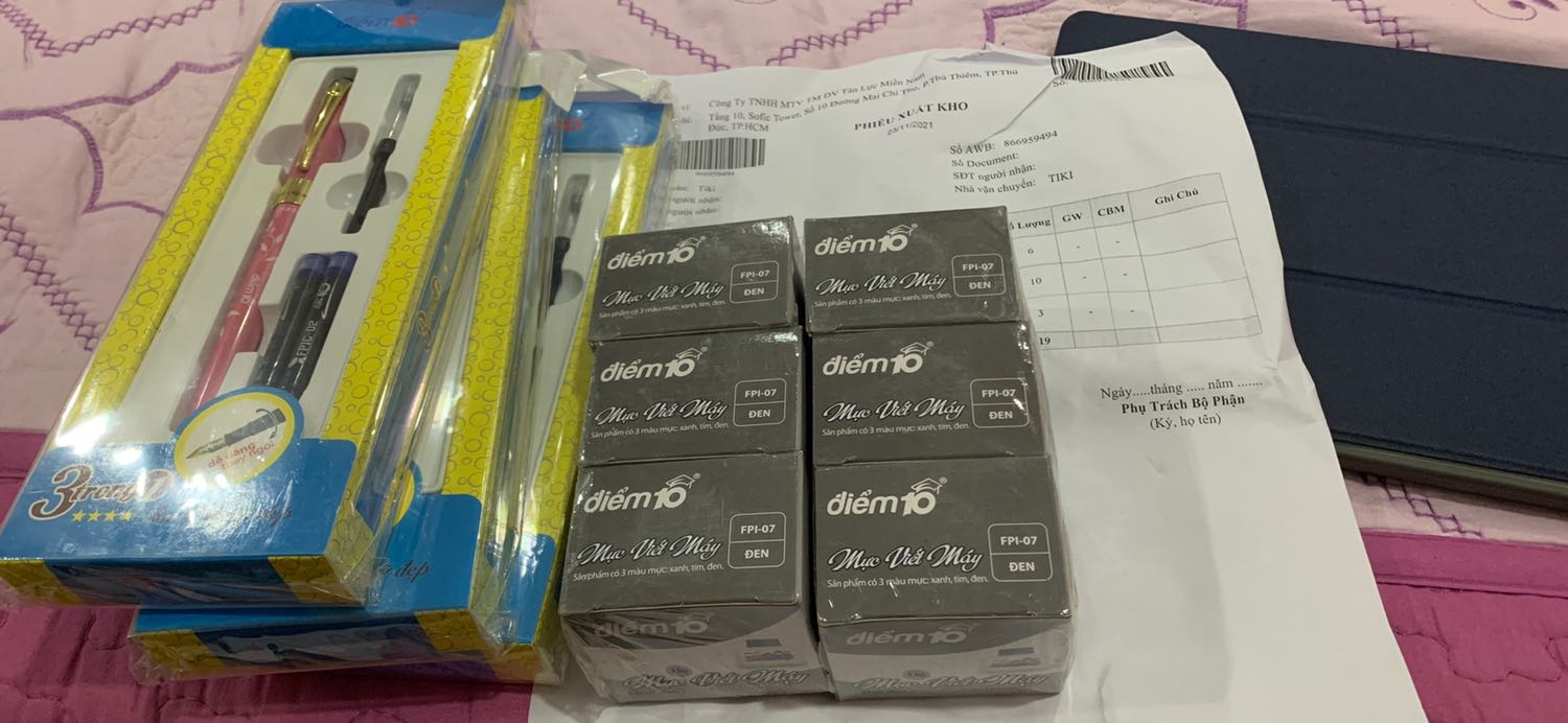 Tôi đặt mua mực tím nhưng hàng giao đến là màu đen Tôi đặt mua mực tím nhưng hàng giao đến là màu đen