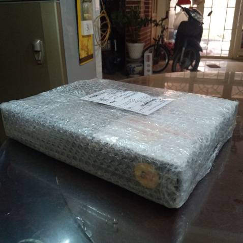 Mua lần thứ 2 và thấy là hàng của shop rất tốt. Shop đóng hàng đảm bảo. Chỉ mỗi việc vận chuyển của tiki quá chậm. Mình đặt hàng ngày thứ 7, thấy Tiki đã về trạm Tân Bình cùng ngày, nhưng đến tận thứ 3 mình mới nhận được hàng. Cùng 1 tp mà mất 4 ngày. Tiki k cải thiện sẽ k cạnh tranh đc với các trang điệm tử khác