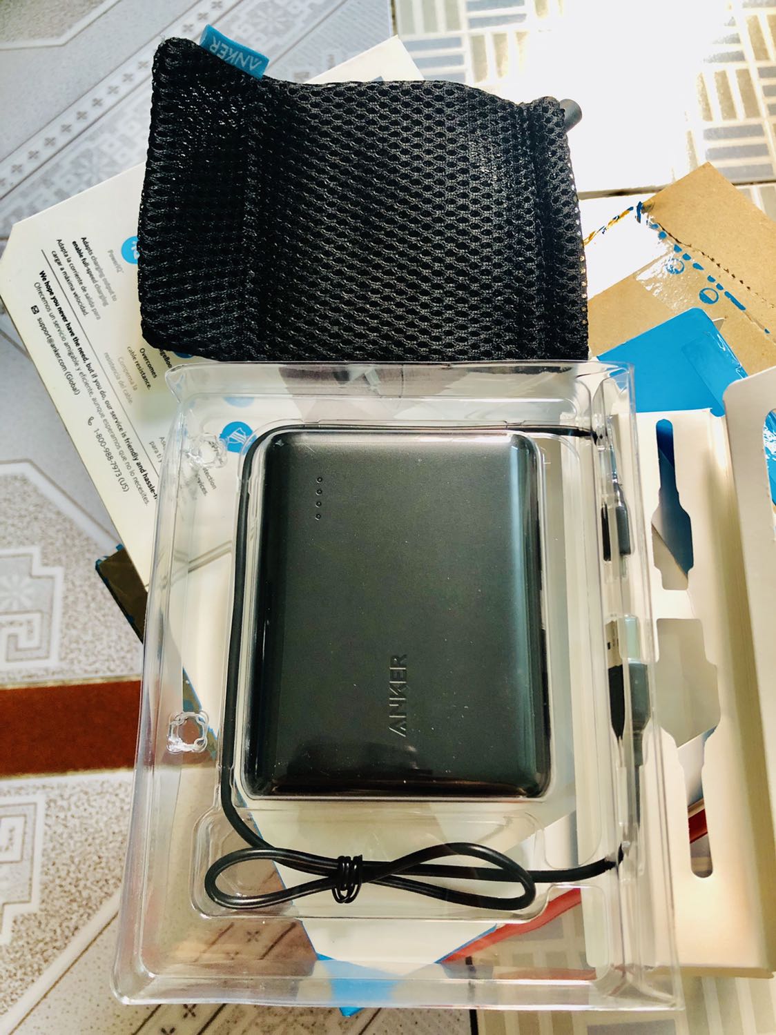 Mua được giá sales 569k. Giao hàng nhanh, order chiều thứ 6, CN có luôn rồi. Đóng gói cẩn thận, hộp nhìn cũng mới. Thời gian sạc khá lâu so với các loại pin khác mình xài. Sạc vào tầm hơn 4 tiếng; sạc xả cũng tầm 4h, pin lên chậm lúc đến 81% thấy cứ đứng quài, đèn còn nháy nháy như kiểu sắp hết pin dù mới chỉ là sạc xả lần đầu tiên. Ncl không được như mong đợi.