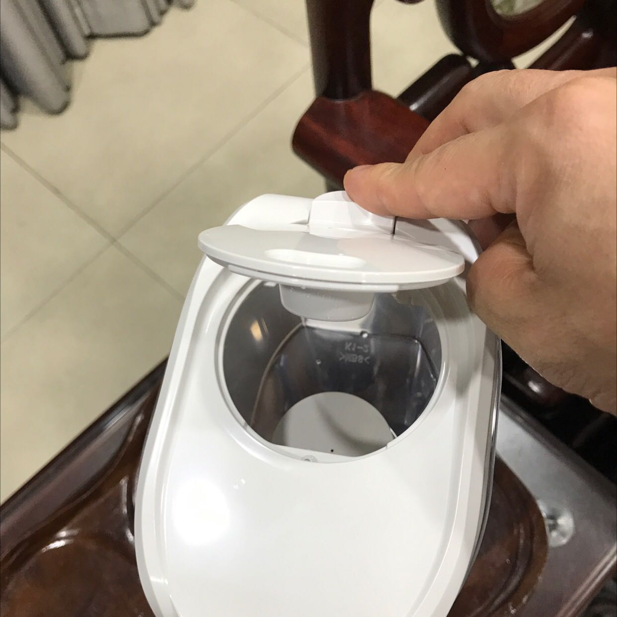 Rất dễ dùng. Vài phút là có nước uống tinh khiết ở nhiệt độ thường. 5 sao cho sản phẩm và cho shop.