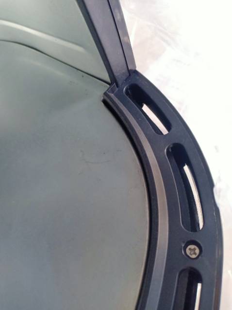 Sản phẩm tôi nhận được là sản phẩm CŨ. Không phải sản phẩm mới. Tôi rất khó chịu khi nhận được hàng cũ. Tôi không chắc là hàng đã sử dụng chưa, nhưng mà chắc chắn đây là hàng cũ, trưng bày. TÔI RẤT KHÓ CHỊU KHI NHẬN ĐƯỢC HÀNG NÀY, TÔI MONG ĐƯỢC GIẢI QUYẾT SỚM.