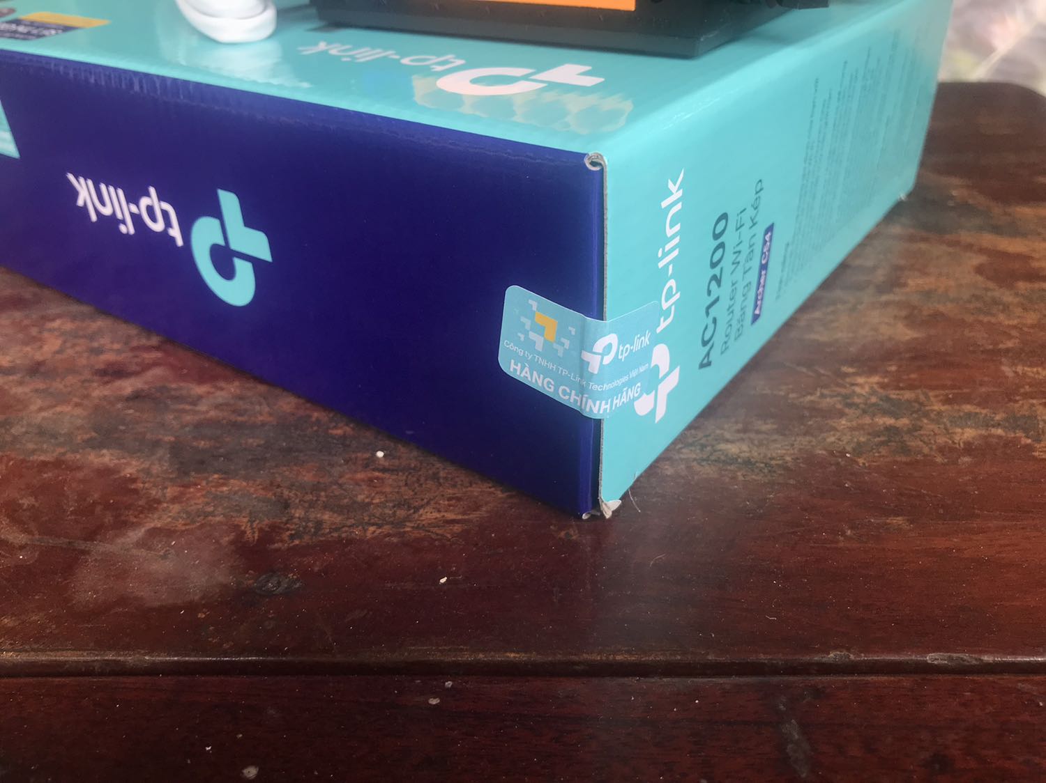 Sản phẩm tốt. Nhất là thấy tem của trực tiếp TP-link như hình.
Kết quả *** trên băng tần 5Ghz - ***gói Net1Plus của Viettel đã "BRIDGE MODE". Anh em nào mua thì để ý xem có đòi Viettel đổi sang Bridge mode được không. Sản phẩm tốt. Nhất là thấy tem của trực tiếp TP-link như hình.
Kết quả *** trên băng tần 5Ghz - ***gói Net1Plus của Viettel đã "BRIDGE MODE". Anh em nào mua thì để ý xem có đòi Viettel đổi sang Bridge mode được không.