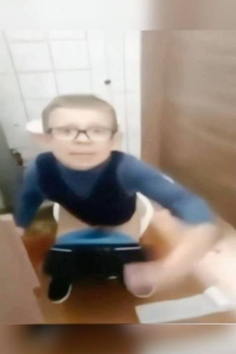 Gói cẩn thận, sách về tay nguyên vẹn. Lần đầu tiên đọc sách của John Green và khá ấn tượng với nội dung sách và văn phong của tác giả, nói chung rất tốt. (Lười chụp ảnh nên lấy mấy ảnh *** xí này hehe)