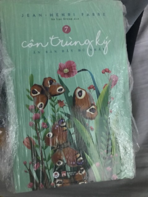 Sách hấp dẫn. 
Tiki gửi hàng đúng hẹn.